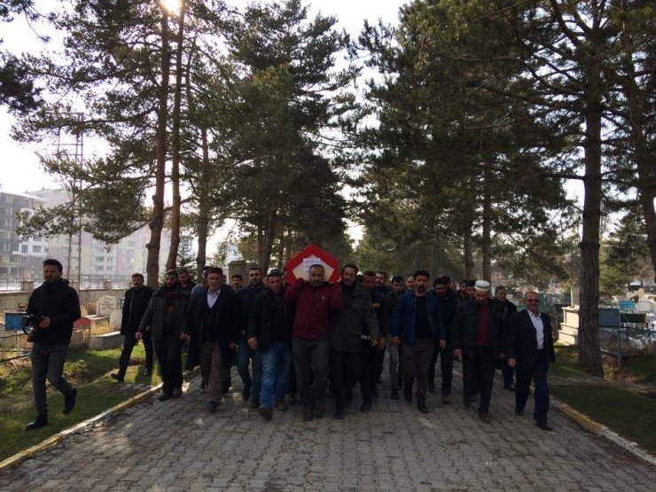 Çığ faciasında hayatını kaybeden itfaiyeci toprağa verildi