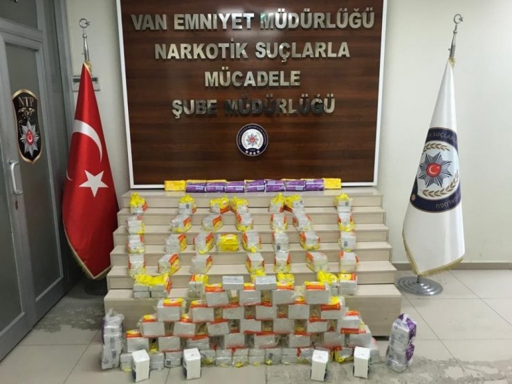 Üzerinde ‘ıslak havlu’ yazılı paketlerden zehir çıktı