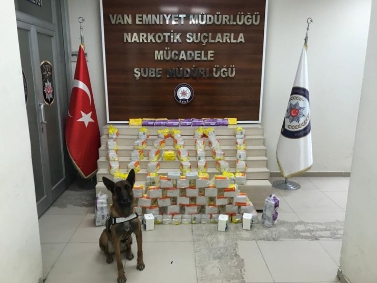 Üzerinde ‘ıslak havlu’ yazılı paketlerden zehir çıktı