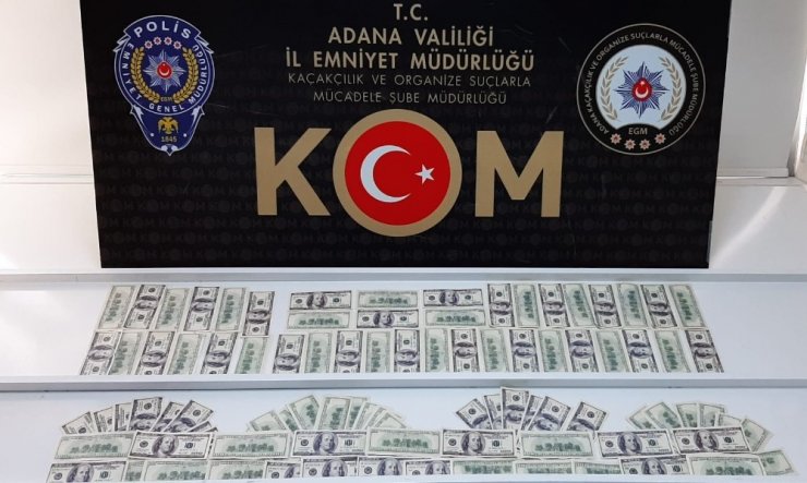 Peruklu kalpazanı vatandaş yakalayıp darp etti