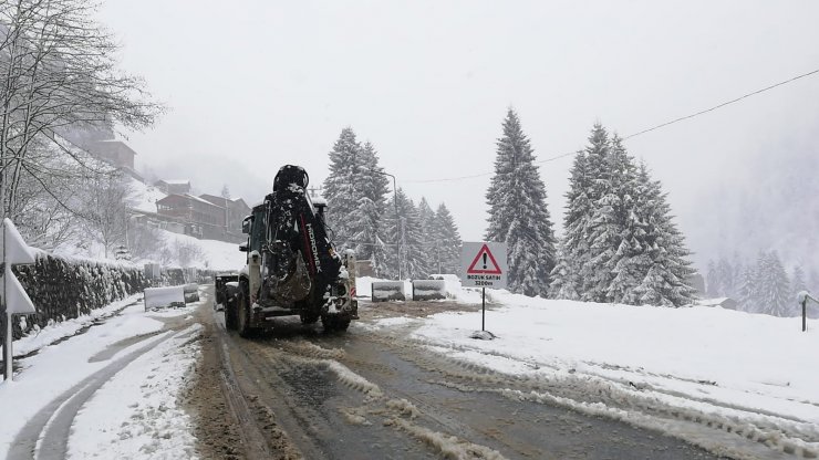 Ayder Yaylası altyapı çalışmaları nedeniyle araç trafiğine kapatıldı