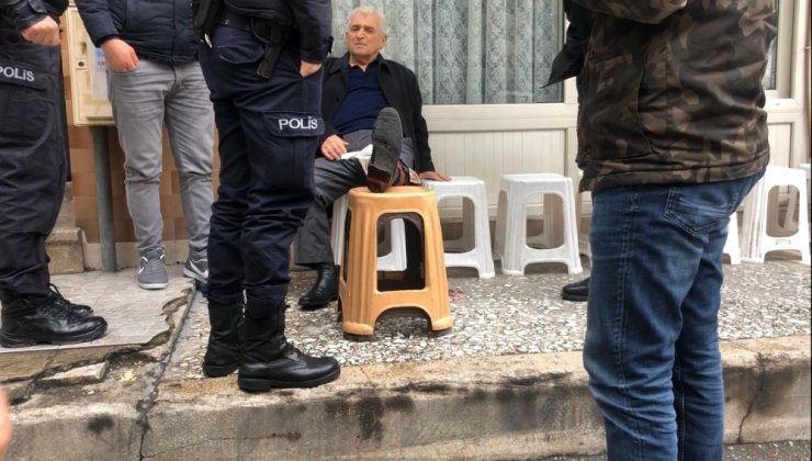 Kahvede otururken tabancayla vuruldu