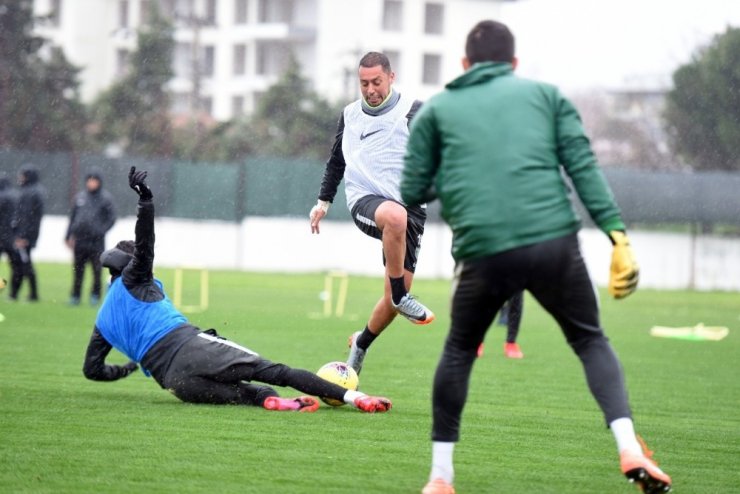 Denizlispor’a Recep Niyaz ve Barrow şoku!