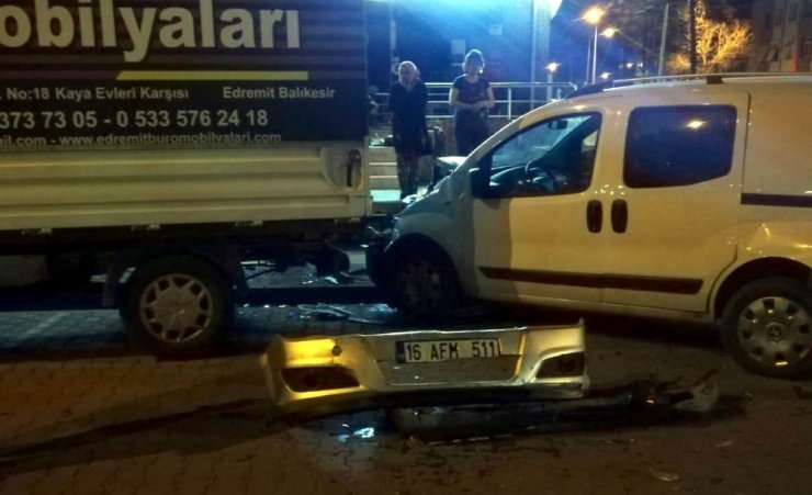 Park halindeki araca çarpıp kaçtı