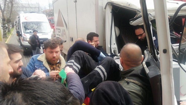 Kocaeli’de zincirleme trafik kazası: 5 yaralı