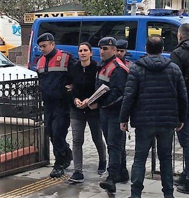 Bıçaklı cinayetin kadın şüphelisi tutuklandı