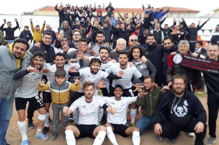 Burhaniye’de şampiyonluk sevinci