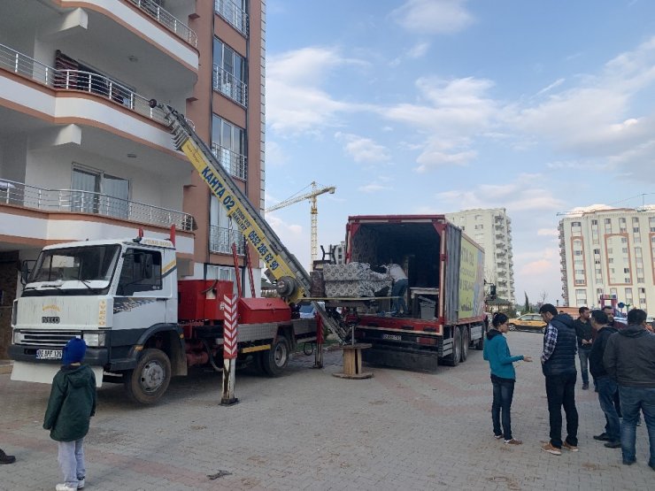 Adıyaman’da 43 dairelik bina tahliye ediliyor