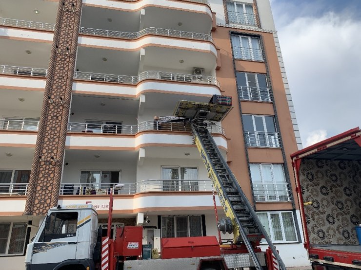 Adıyaman’da 43 dairelik bina tahliye ediliyor