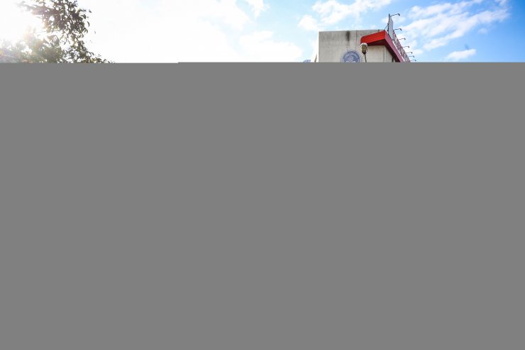 Yurttan ayrılan öğrenciden karantinadakiler için kolonya armağanı