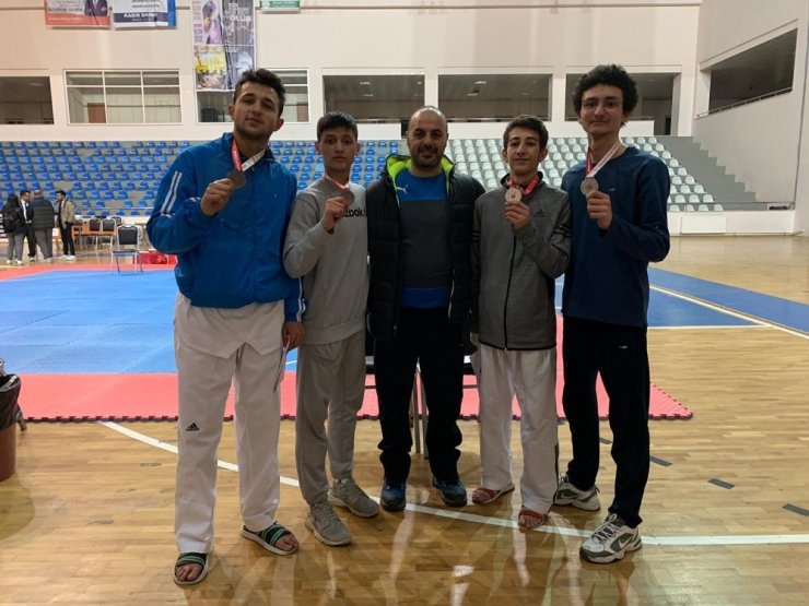 Aziziye Termalspor’un tekvando başarısı