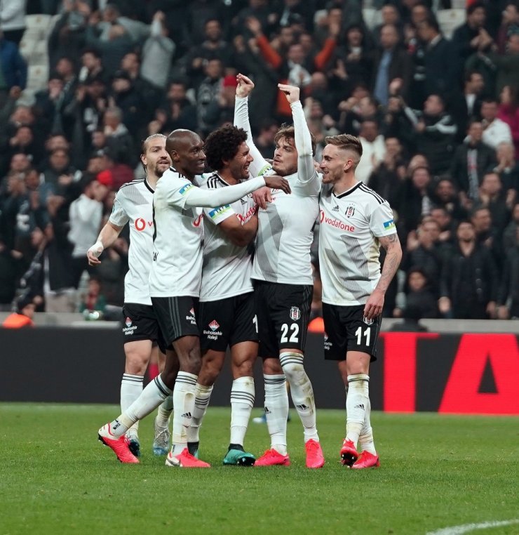 Beşiktaş’ta yabancı futbolcular hem rahat hem sıkıntılı!