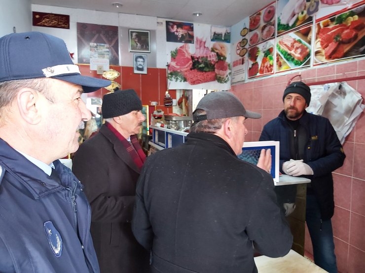 Hafik Belediye Başkanı Çuhadaroğlu, koronavirüs hakkında esnafı bilgilendirdi