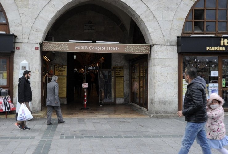 Mısır Çarşısı sessizliğe büründü