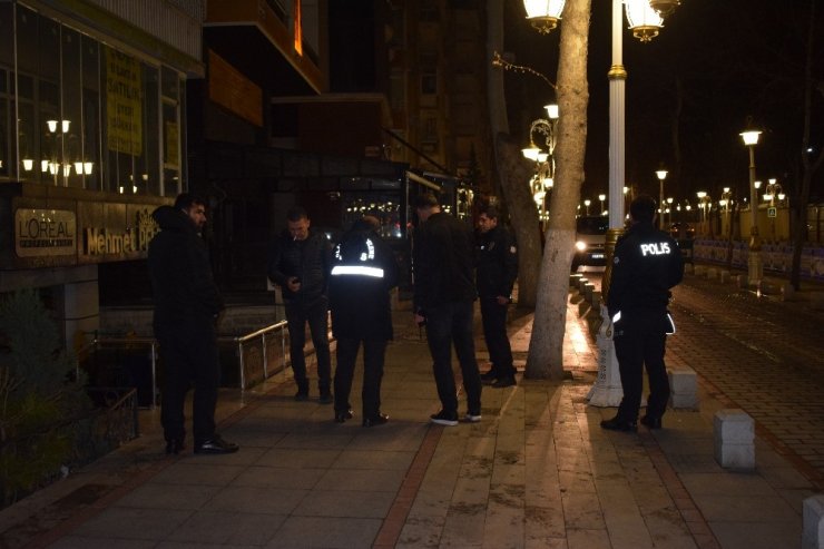Malatya’da 1 kişi silahla oynarken kendini vurdu