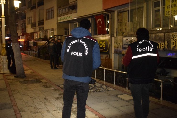 Malatya’da 1 kişi silahla oynarken kendini vurdu