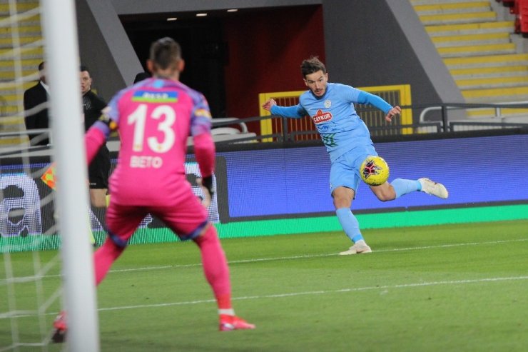 Süper Lig: Göztepe: 2 - Çaykur Rizespor: 0 (Maç sonucu)