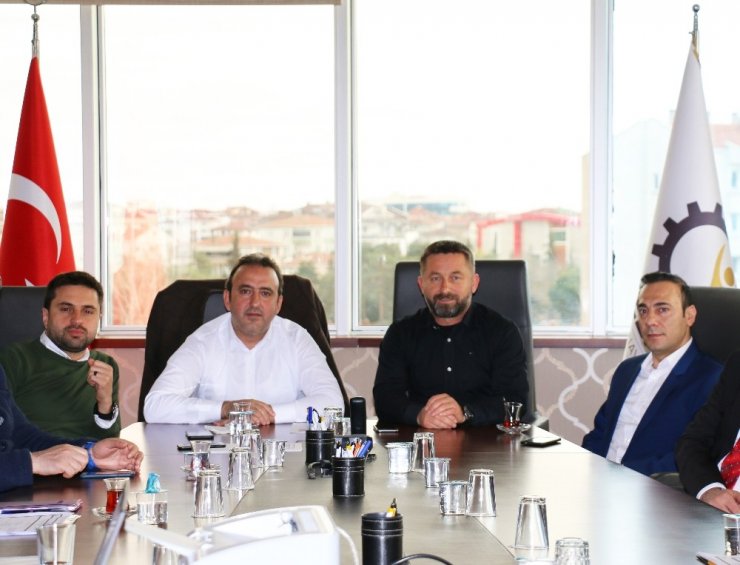 Kozuva: "Dış ticaret hizmetlerimiz devam ediyor"