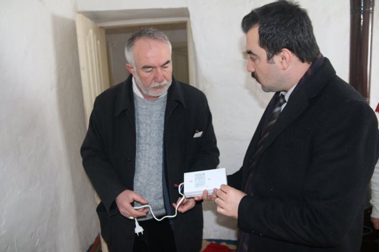 Ulaş'ta karbonmonoksit zehirlenmelerine karşı evlere duman dedektörü takıldı