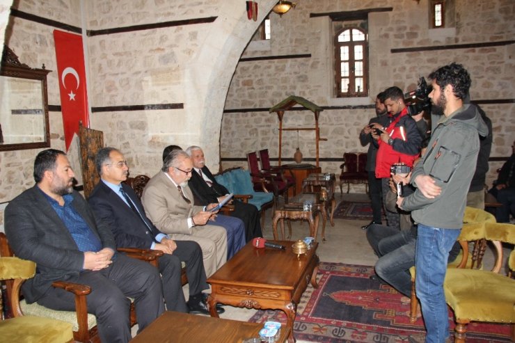 Adıyaman’da partilerin ‘korona’ birlikteliği