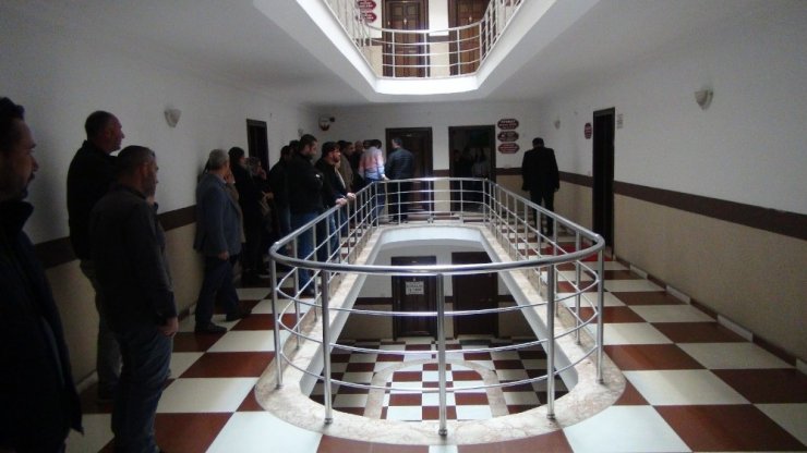 Mali Müşavir bürosunda silahla vurulmuş halde ölü bulundu