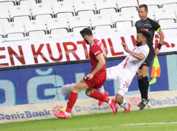 Antalyaspor’da Sangare formasına kavuştu