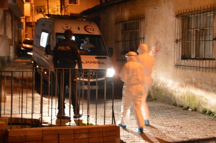 Beyoğlu’nda 4 kişilik aile “korona virüs” şüphesiyle hastaneye kaldırıldı