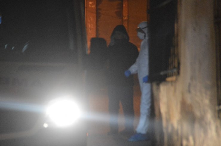 Beyoğlu’nda 4 kişilik aile “korona virüs” şüphesiyle hastaneye kaldırıldı
