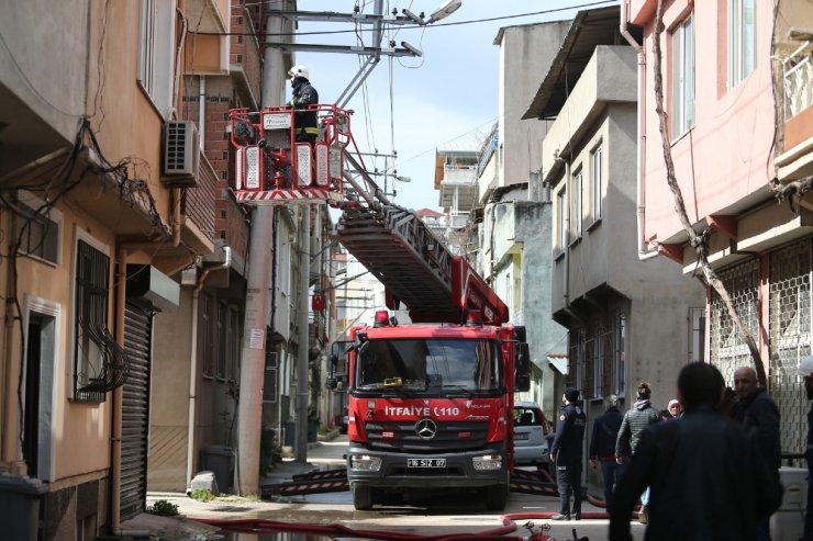 Bursa’da yangında 2 kişi dumandan etkilendi