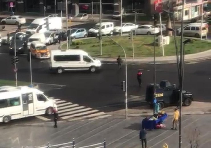 Çevreye rastgele ateş açtığı yetmedi, dur ihtarına uymayıp onlarca insanın hayatını tehlikeye attı
