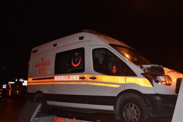 İzmir’de ambulansın çarptığı çift yaşamını yitirdi