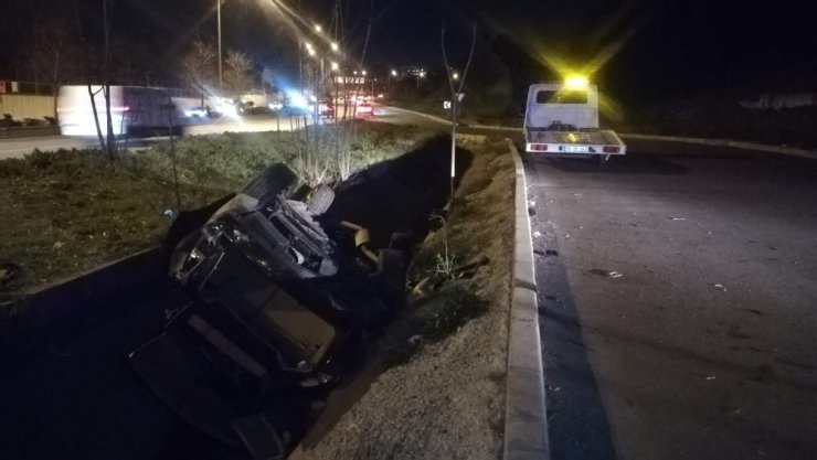 Metrelerce sürüklenen lüks cip takla attı: 1’i ağır 3 yaralı