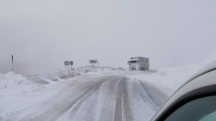 Van-Hakkari karayolu ulaşıma açıldı