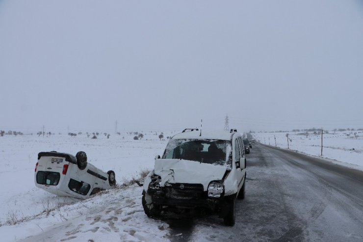 Kayseri’de otomobiller çarpıştı: 4 yaralı