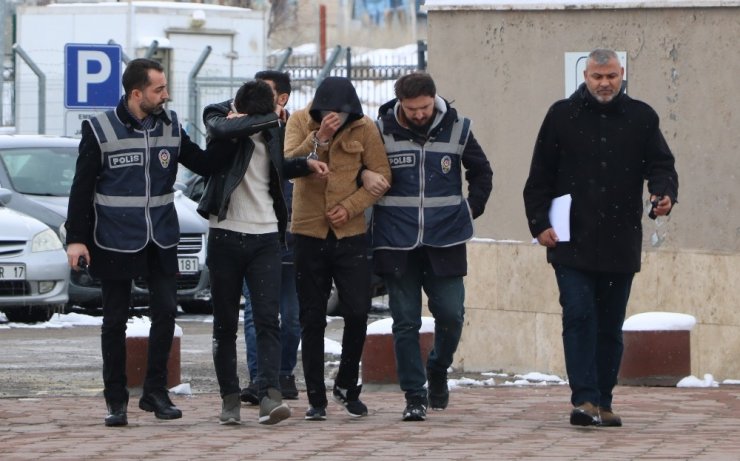 Telefon dolandırıcıları adliyeye sevk edildi
