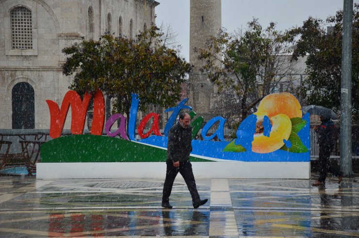 Malatya'da kar yağışı etkili oldu
