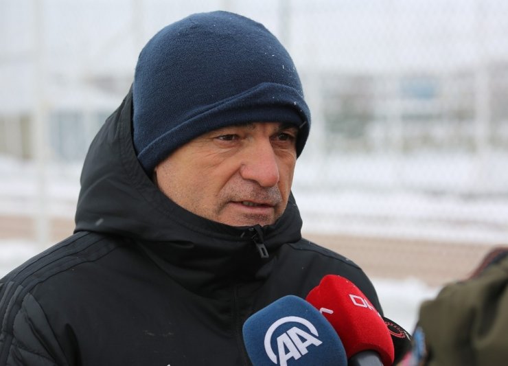 Çalımbay: “Futbolcular huzur içinde maça çıkmıyor”