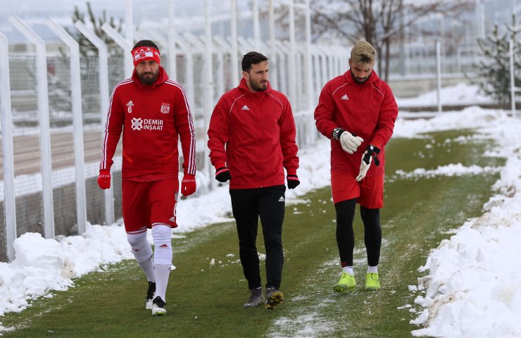 Sivasspor Teknik Direktörü Rıza Çalımbay'dan koronavirüs açıklaması: