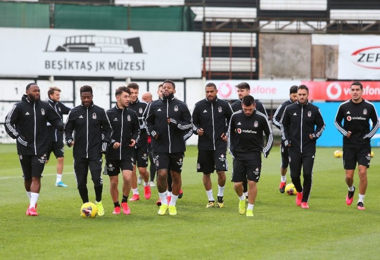 Beşiktaş, Antalyaspor hazırlıklarını sürdürdü