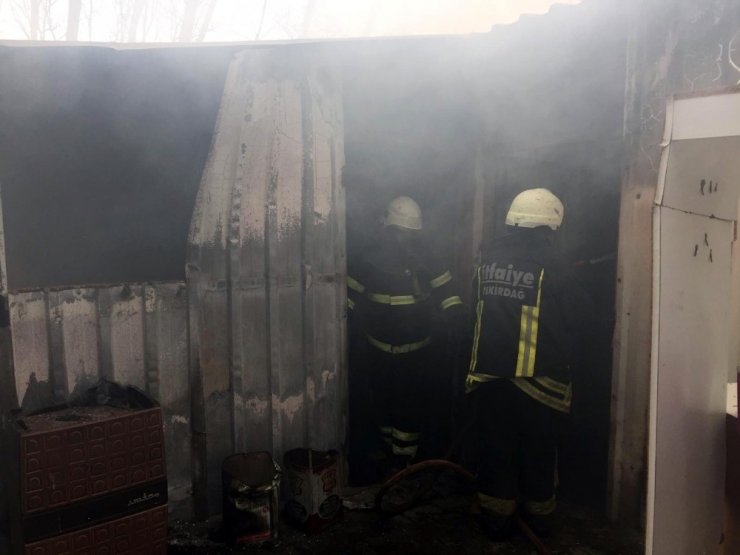 Malkara’da konteyner ev yandı