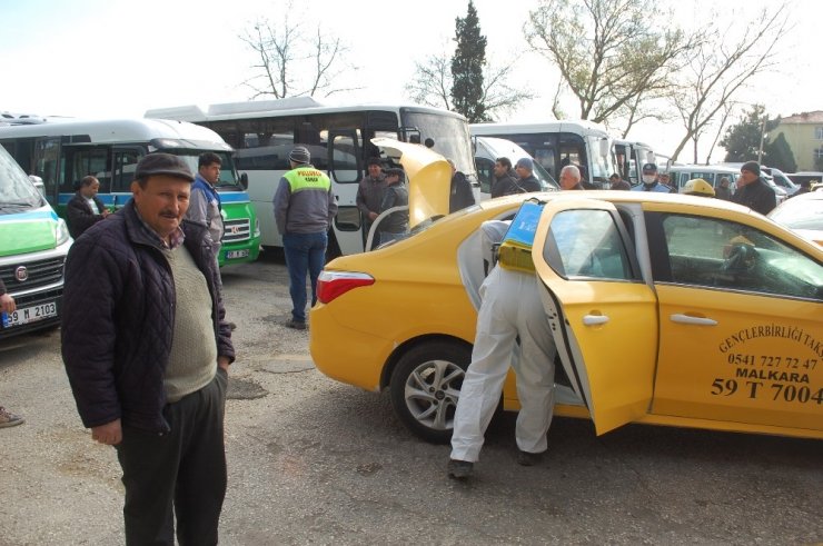 Tekirdağ’da taksi ve minibüsler ilaçlanıyor