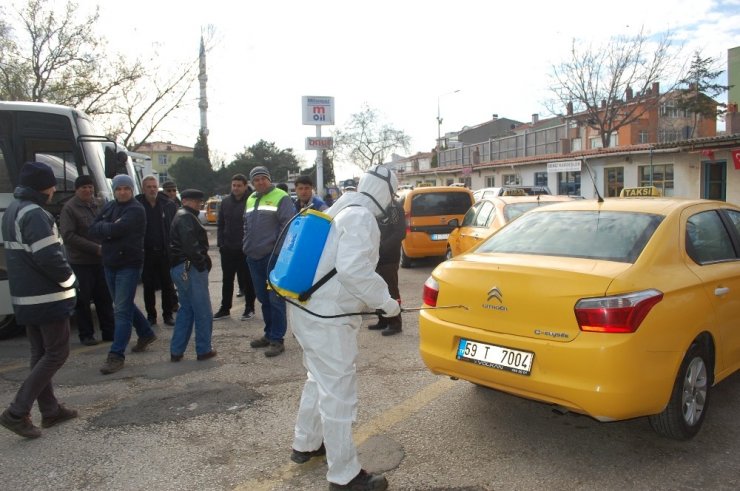 Tekirdağ’da taksi ve minibüsler ilaçlanıyor