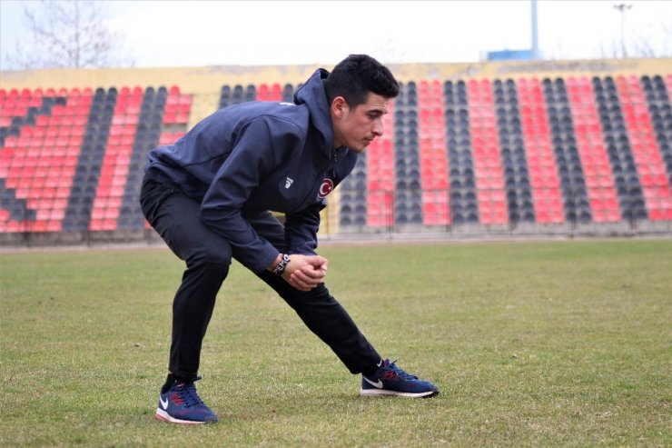 Olimpiyat barajını aşan ’en genç atlet’ unvanı için koşuyor