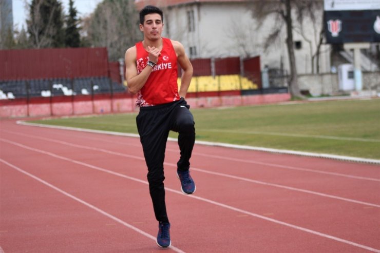 Olimpiyat barajını aşan ’en genç atlet’ unvanı için koşuyor