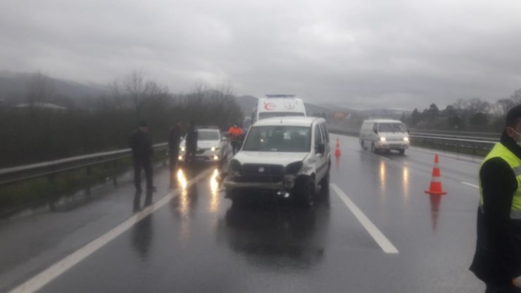 TEM otoyolunda kaza 2 yaralı
