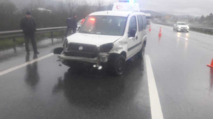 TEM otoyolunda kaza 2 yaralı