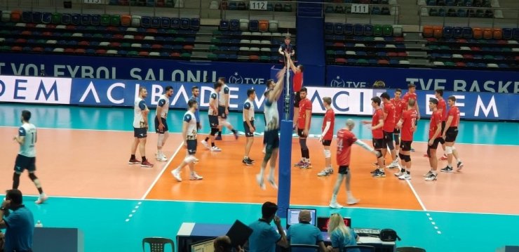 Efeler ligi emin adımlarla ilerliyor