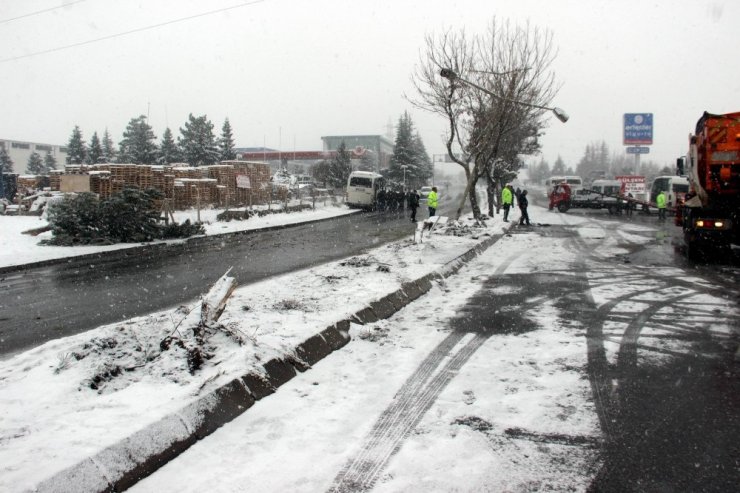 Kayseri’de 5 servis ve 1 tır çarpıştı: 18 yaralı