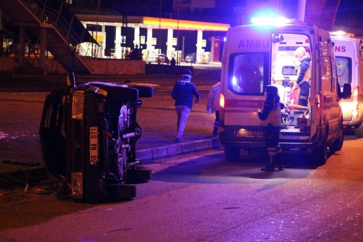 Tır ile otomobil çarpıştı: 5 yaralı
