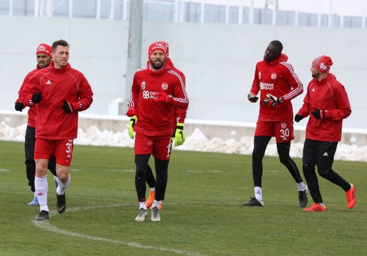 Sivasspor 5 eksikle çalıştı